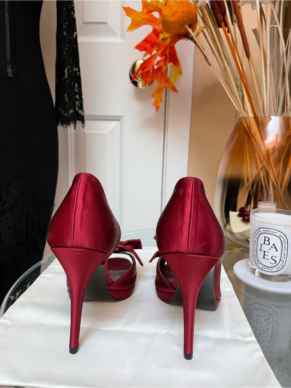 Stuart Weitzman Satin Peep Toe Pumps Size 9 Burgundy Bow Crystal Heels - Picture 7 of 15